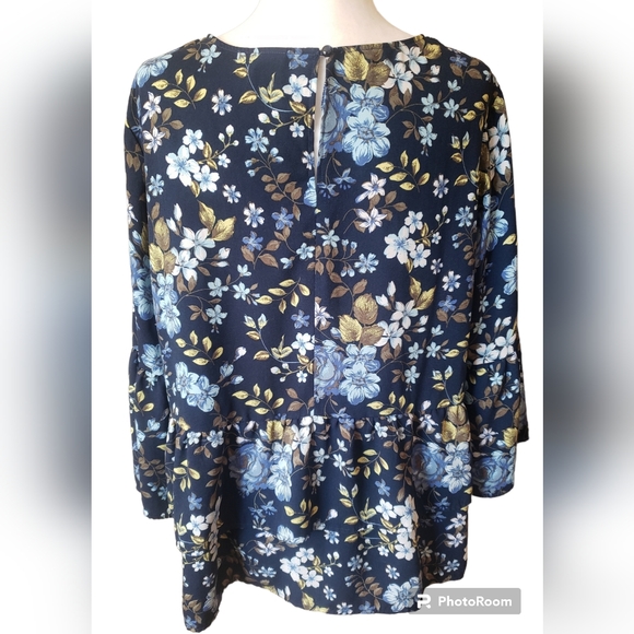Navy blouse w/floral design. Time and Tru size 20 (XXL) - Picture 2 of 5